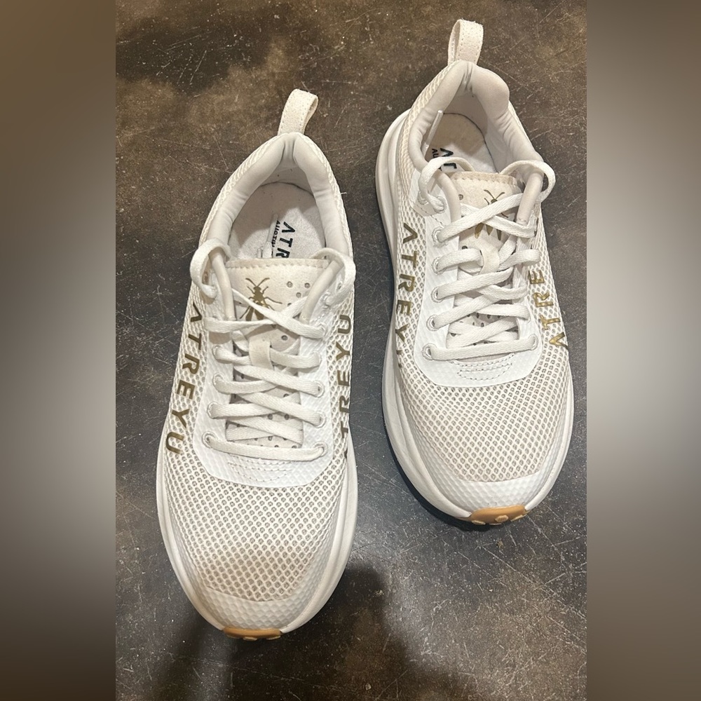 Atreyu Trainer Shoes Women’s size 7/Men’s 5.5